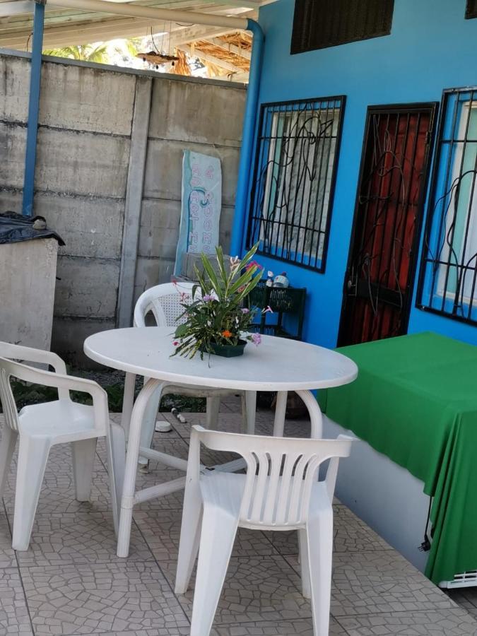 Cabinas Mitchaelle'S Puerto Viejo de Talamanca Exteriör bild