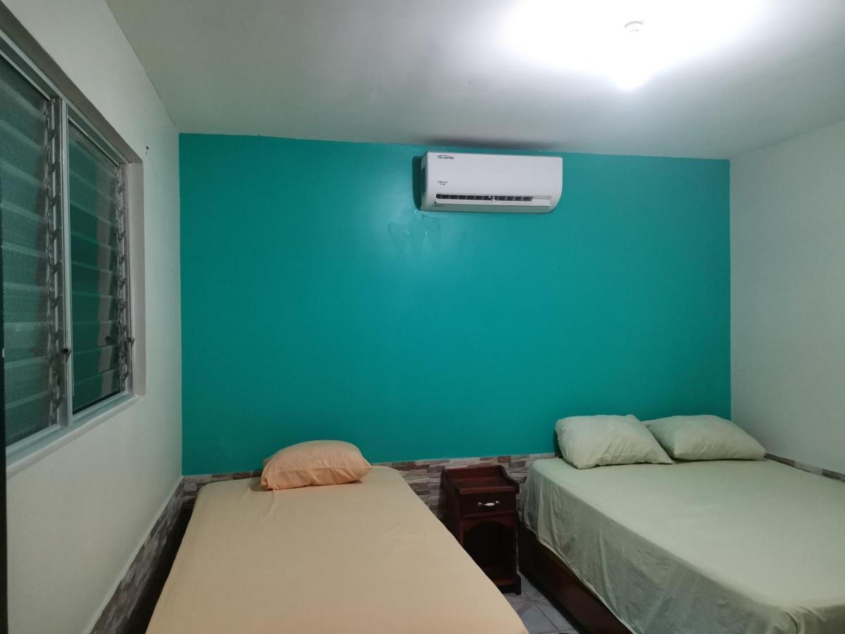Cabinas Mitchaelle'S Puerto Viejo de Talamanca Exteriör bild