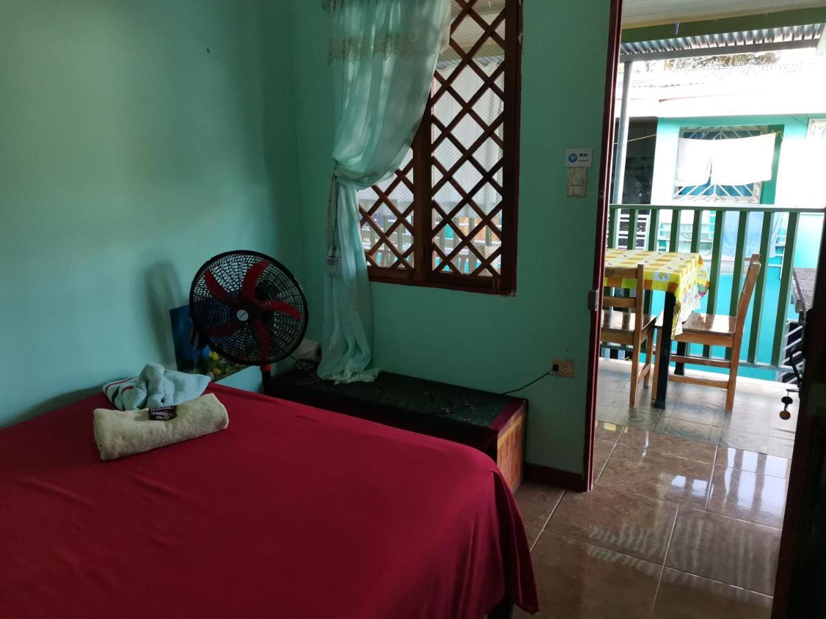 Cabinas Mitchaelle'S Puerto Viejo de Talamanca Exteriör bild