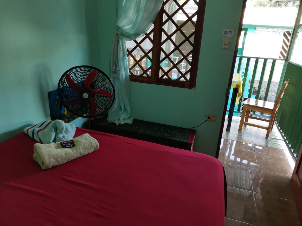 Cabinas Mitchaelle'S Puerto Viejo de Talamanca Exteriör bild