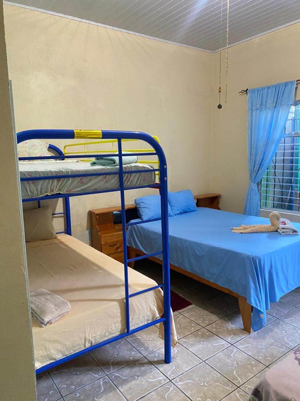 Cabinas Mitchaelle'S Puerto Viejo de Talamanca Exteriör bild