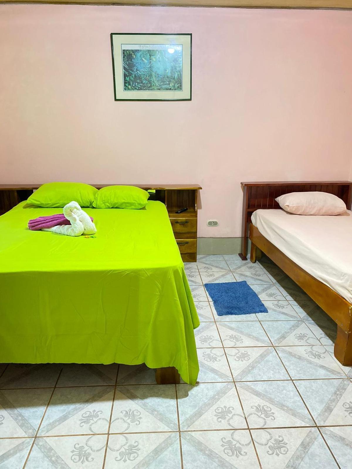 Cabinas Mitchaelle'S Puerto Viejo de Talamanca Exteriör bild